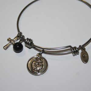 Beautiful silver St. Anthony Pray for us charm bangle bracelet 7"